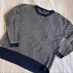 Forever 21 Sweater in Navy Blue and White Pattern | Size Medium